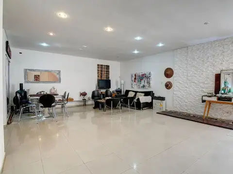 Depto Tipo Casa 3 ambientes con 2 baños