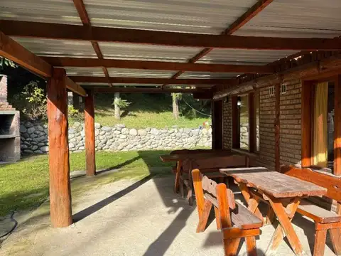 Casa 9 ambientes con 3 baños