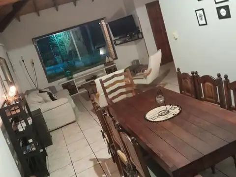 Casa 5 ambientes con 2 baños