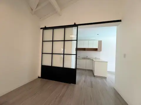 Casa en Alquiler con 1 cochera