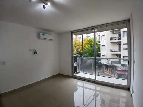 Sarmiento 3900, Piso 1