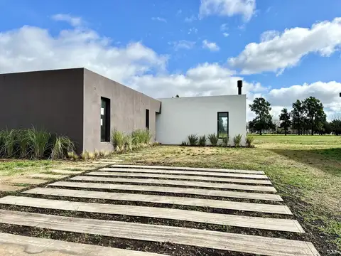 ¡Ven y descubre tu refugio de ensueño en La Federala Club de Campo!