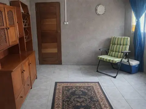 Casa 2 ambientes con 1 baño