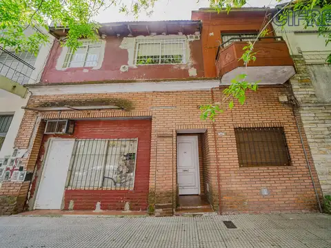 PH de 5 ambientes en PB con dos patios en Villa Urquiza.