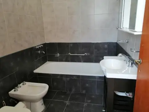 Departamento 5 ambientes con 2 baños