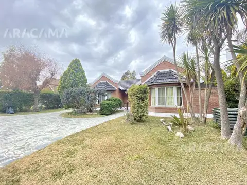 Echeverria del Lago 100