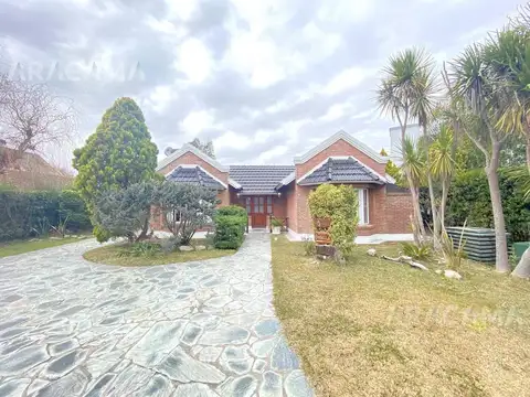 CASA en VENTA en Echeverria del Lago APTO CREDITO - Canning