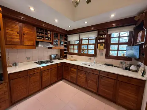 VENTA CASA 5 AMB PARQUE QUINCHO DON BOSCO