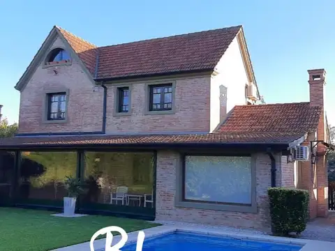 Casa en Venta con 6 cocheras