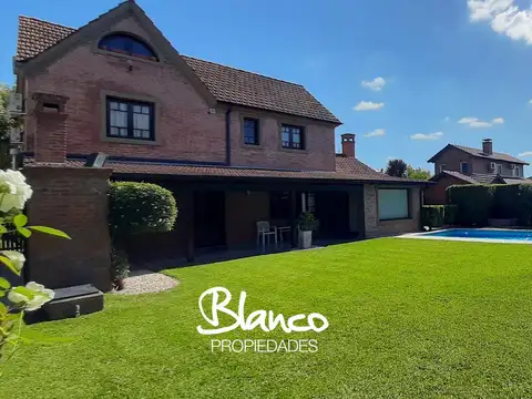 Casa 7 ambientes con 4 baños