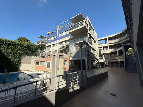 2 ambientes con patio apto profesional