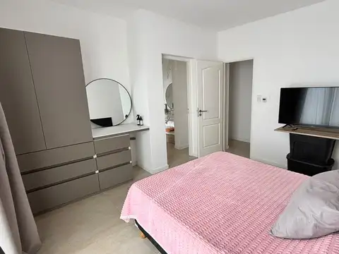 Casa 6 ambientes con 5 baños