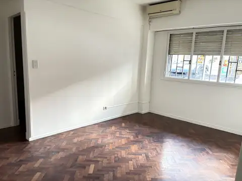 Excelente 2 ambiente al frente, inmejorable ubicación