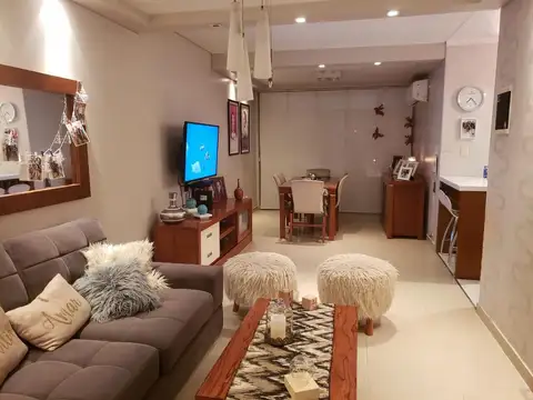 Departamento en venta de 5 ambientes, piso completo con doble cochera y baulera  - Wilde