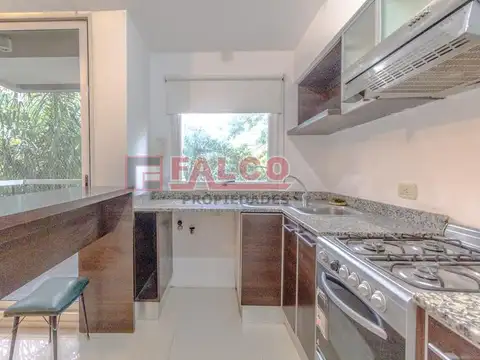 Departamento en Alquiler en Parque Chacabuco, $ 930.000