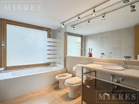 Casa en Venta en Olivos Golf Club, USD 1.500.000