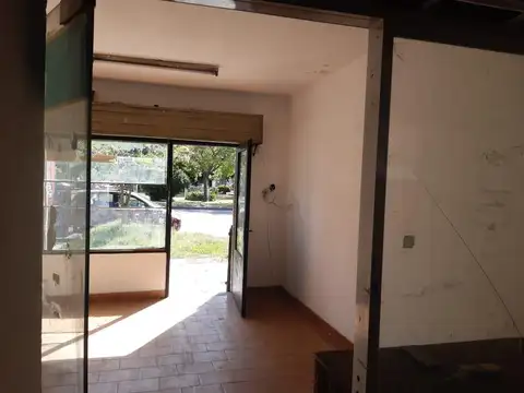 Local en Venta en Los Hornos, USD 25.000