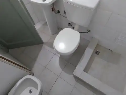EXCELENTE 2 AMBIENTES AMOBLADO Y EQUIPADO