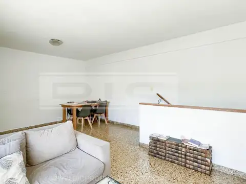 Depto Tipo Casa 6 ambientes con 1 baño