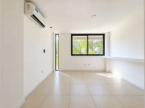 55 e/ 10 y 11 700, Piso 1