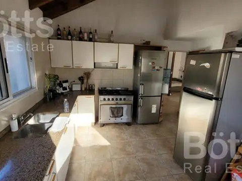 Casa 4 ambientes con 3 baños