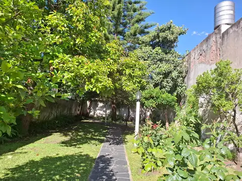 Lote en esquina a 5 cuadras del subte estación Malabia. Parte del precio en m2