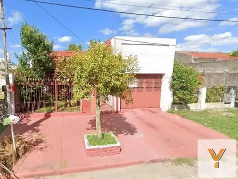Casa en venta - 2 Dormitorios 2 Baños - 300Mts2 - Berisso