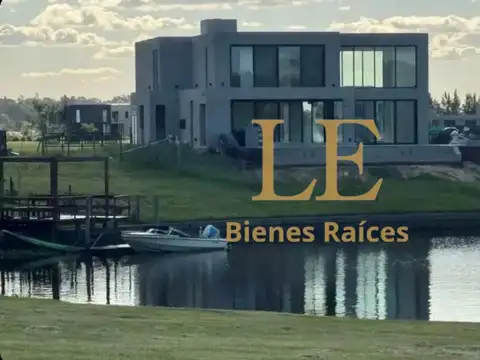 Casa en Venta al Este