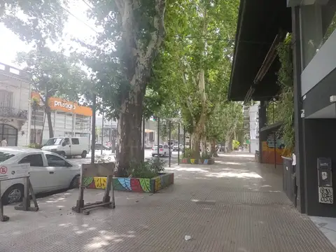 Local en Alquiler Via Púb.