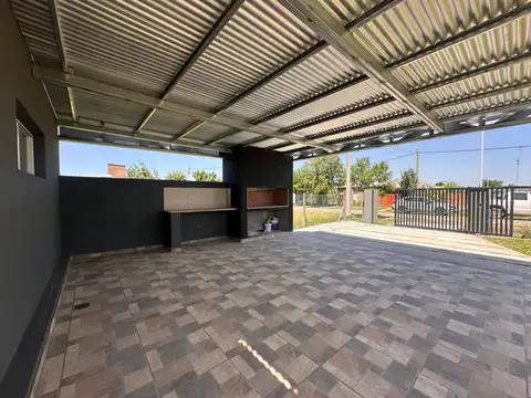 Casa 2 ambientes con 1 baño