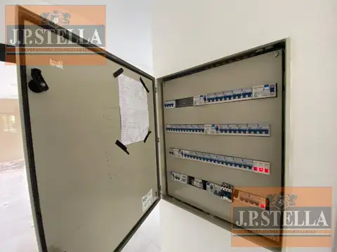 Casa 4 AMB C/ 2 Cocheras y Pileta - Terravista