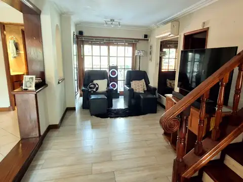 EXCELENTE CHALET EN ZONA 4