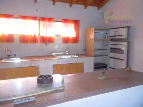 Casa mas cuatro departamentos
