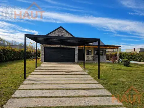 Casa en Venta en Cipolletti, USD 383.000