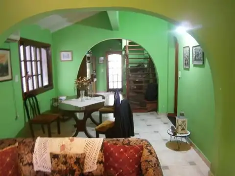 Casa en Venta con 2 cocheras
