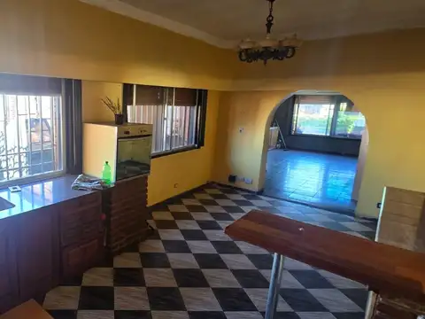 Depto Tipo Casa 3 ambientes con 2 baños