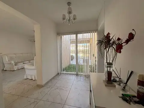 Casa en Alquiler en Neuquen, $ 3.700.000