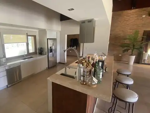 Venta de casa exclusiva en Estancia Smithfield