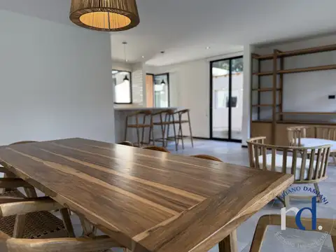 Casa en Venta con 1 cochera