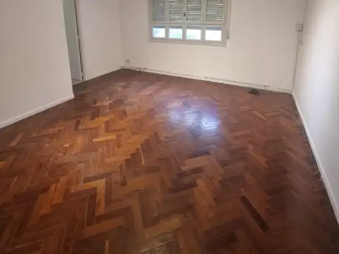 DEPARTAMENTO 3 AMB 1ER PISO POR ESCALERA QUINCHO Y PARRILLA