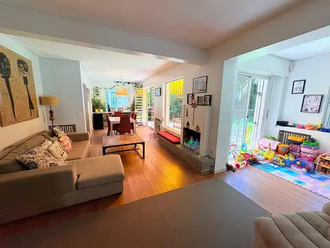 Acassuso Libertador al Río, Lindísima Casa en Venta , 3 dormitorios, dependencia, pileta