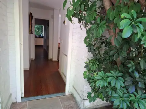 Casa 6 ambientes con 3 baños