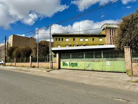 Edificio Comercial-Semi industrial amplio propósito