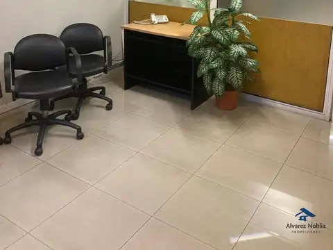 Oficina en Venta al Este