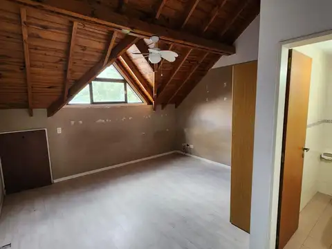 Depto Tipo Casa 6 ambientes con 4 baños