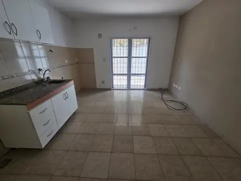 Campo De Mayo 7500, Piso PB
