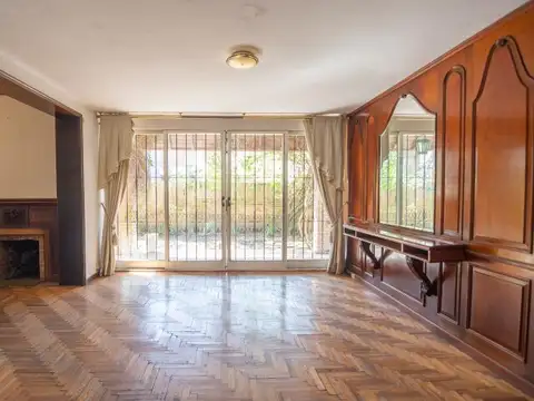 CASA 6 AMBIENTES EN MARTINEZ