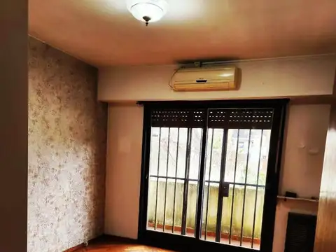 HERMOSA CASA COCHERA¡PARQUE,QUINCHO Y PARRILLA! 216 M2
