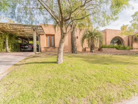 Excelente Casa a La Laguna en Alquiler Amoblado sobre 2 lotes en Santa Clara, Villanueva.
