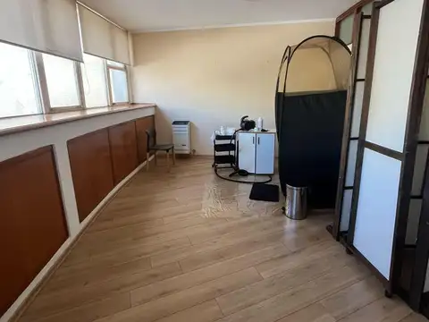Oficina en venta - 4 Ambientes 1 Baño - La Plata